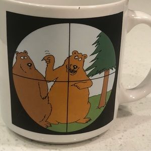 VINTAGE 1981 Far Side Gary Larson Crosshairs Hunting Bears 80s coffee mug